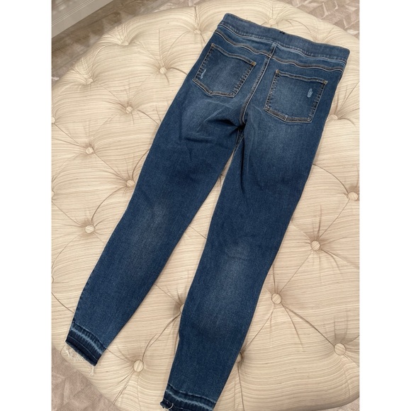 SPANX Distressed Ankle Skinny Jeans Medium Wash—Like New - Picture 6 of 9